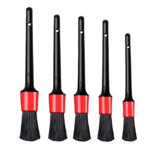 Juego de 5 brochas de detailing Lions Way de distintos tamaños con mango negro y virola roja